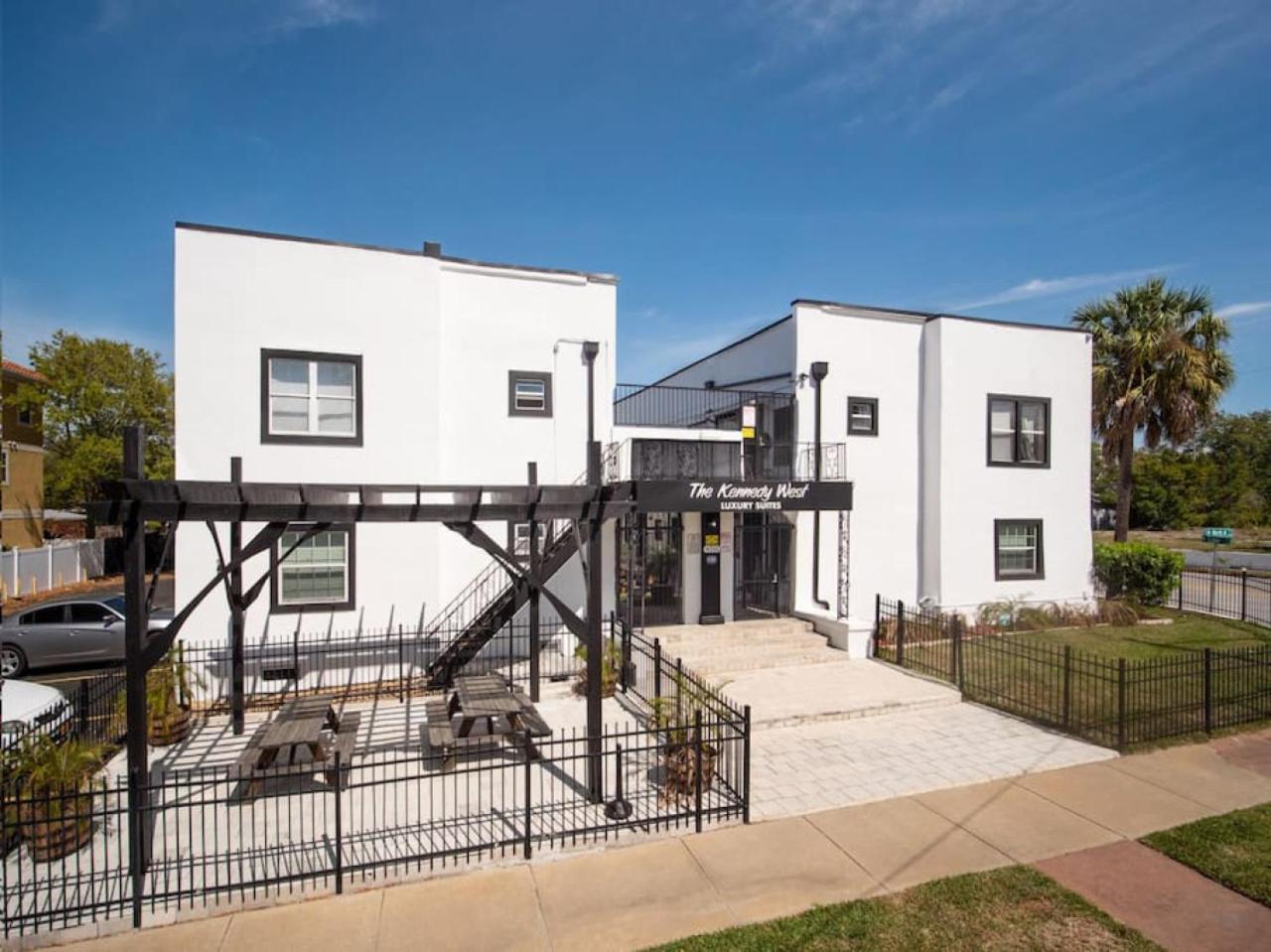 Modern Westshore